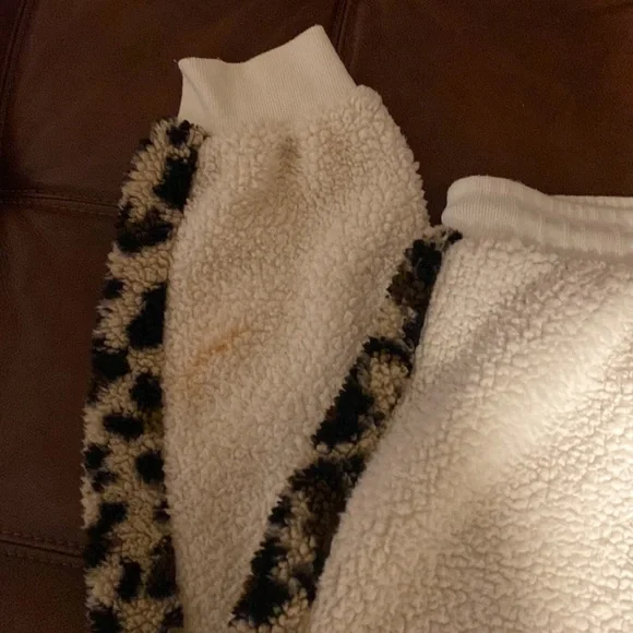 Size medium fashion nova teddy bear jogging suit - Picture 6 of 7